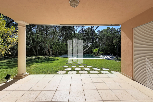 Maison de luxe à vendre à Saint-Raphaël, 1 360 000 €, Photo 6