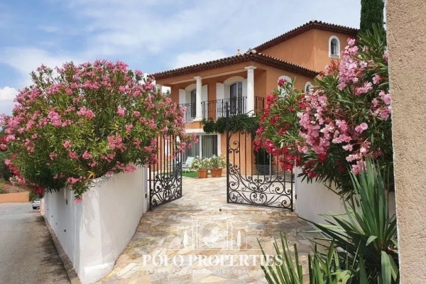 Maison de luxe à vendre à Fréjus, 1 199 000 €, Photo 1