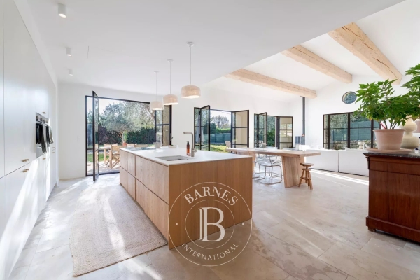 Luxury House for sale in Valbonne, 2 100 000 €, Photo 2