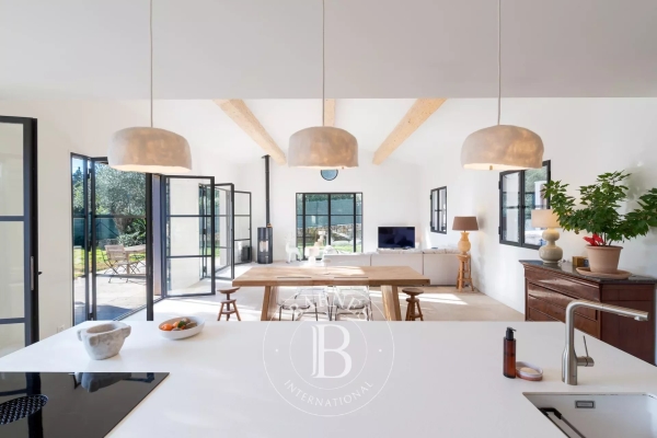 Luxury House for sale in Valbonne, 2 100 000 €, Photo 3