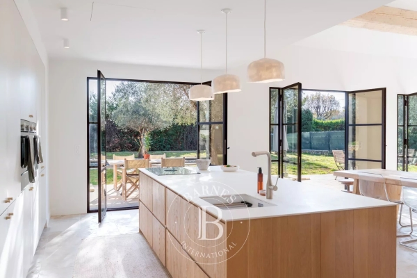 Luxury House for sale in Valbonne, 2 100 000 €, Photo 5