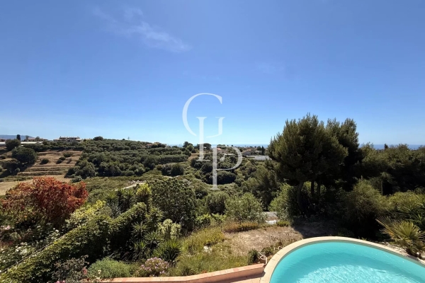 Maison de luxe à vendre à Cagnes-sur-Mer, 780 000 €, Photo 1