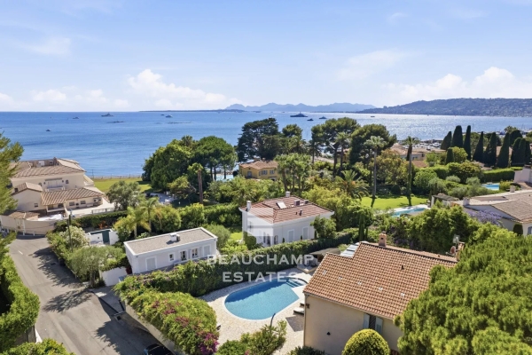 Maison de luxe à vendre à Cap d'Antibes, 3 590 000 €, Photo 1