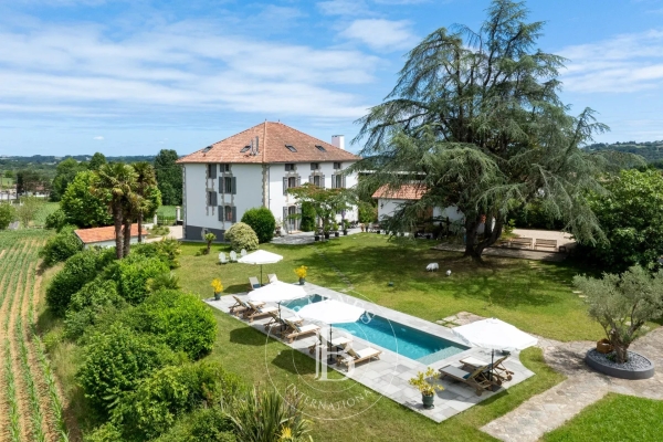 Maison de luxe à vendre à Guiche, 1 595 000 €, Photo 1