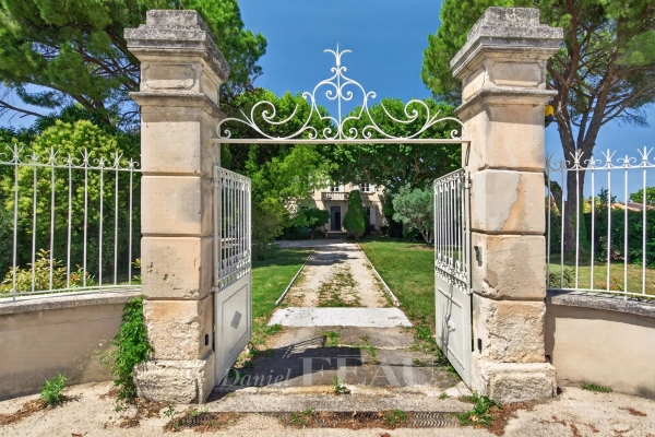Luxury House for sale in Graveson, 1 272 000 €, Photo 2