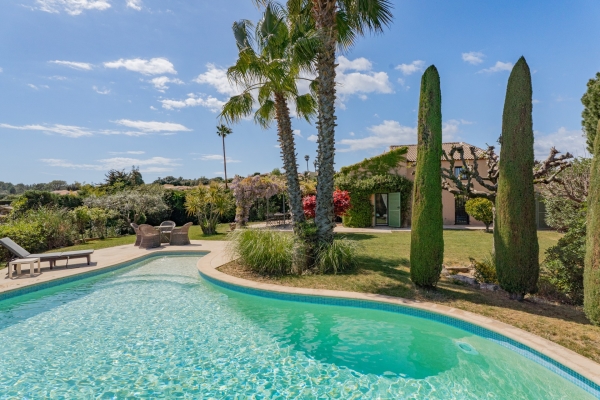 Luxury House for sale in Villeneuve-Loubet, 745 000 €, Photo 1