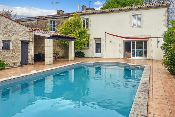 Maison de luxe à vendre à La Rochelle, 598 000 €, Photo 1