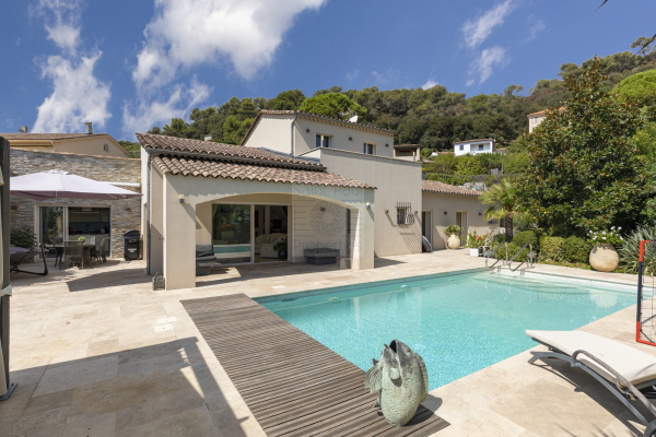 Maison de luxe à vendre à La Colle-sur-Loup, 1 350 000 €, Photo 1