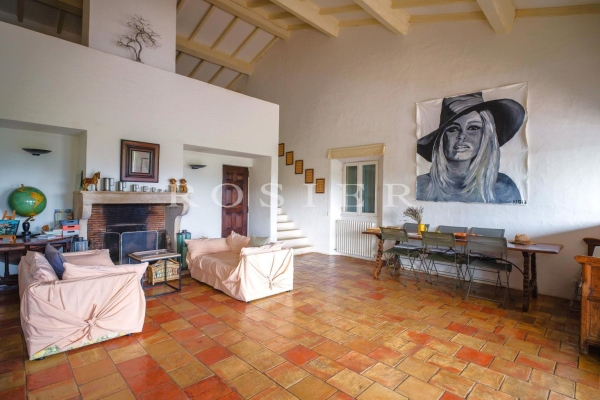 Luxury House for sale in Gordes, 1 800 000 €, Photo 4