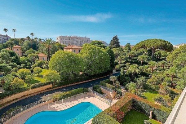 Luxury Apartment for sale in Cannes, 990 000 €, Photo 1