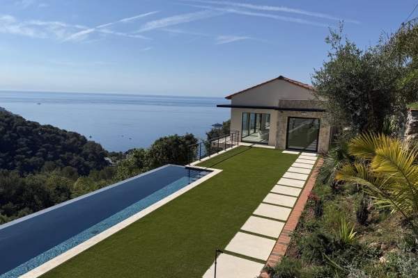 Luxury House for rental in Roquebrune-Cap-Martin, 0 €, Photo 1