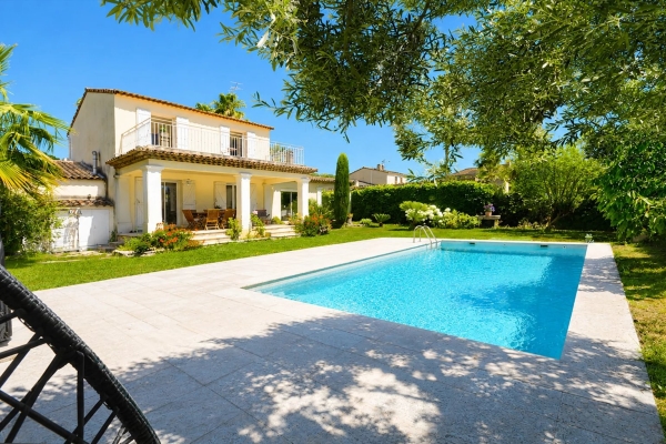 Maison de luxe à vendre à Mouans-Sartoux, 940 000 €, Photo 1