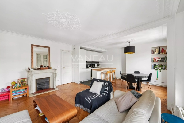 Luxury Apartment for sale in Paris 14Ème, 1 040 000 €, Photo 1