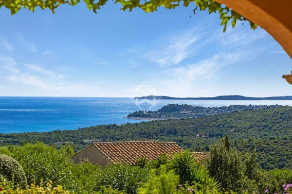 Luxury House for sale in La Croix-Valmer, 2 290 000 €, Photo 1