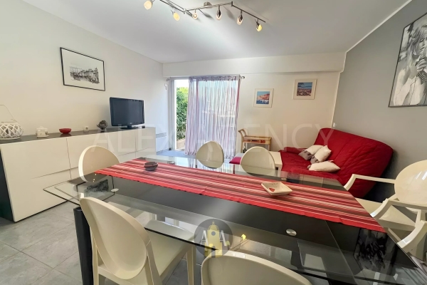 Appartement de luxe à vendre à Saint-Tropez, 860 000 €, Photo 4