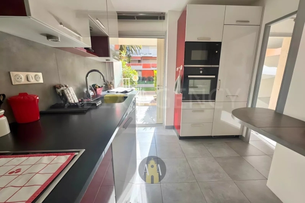 Appartement de luxe à vendre à Saint-Tropez, 860 000 €, Photo 6