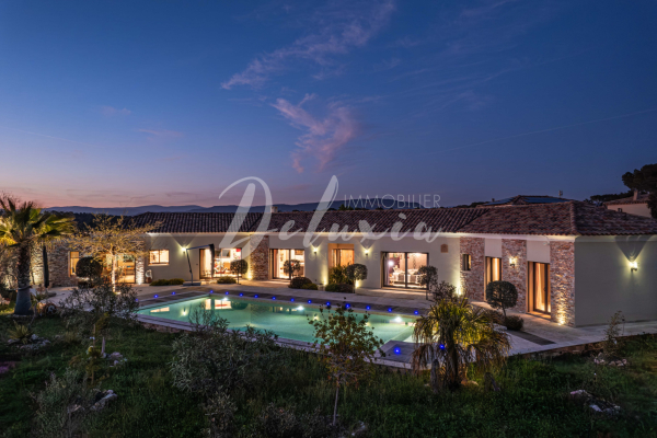 Luxury House for sale in Roquebrune-sur-Argens, 975 000 €, Photo 1