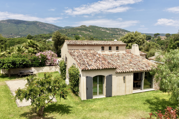 Maison de luxe à vendre à Le Plan-de-La-Tour, 895 000 €, Photo 1
