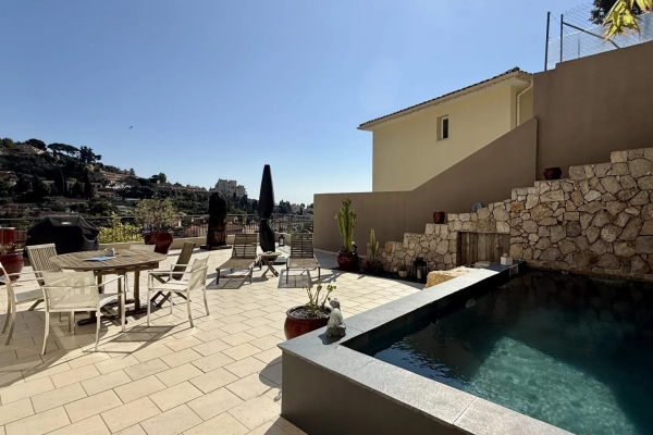 Maison de luxe à vendre à Menton, 1 390 000 €, Photo 1