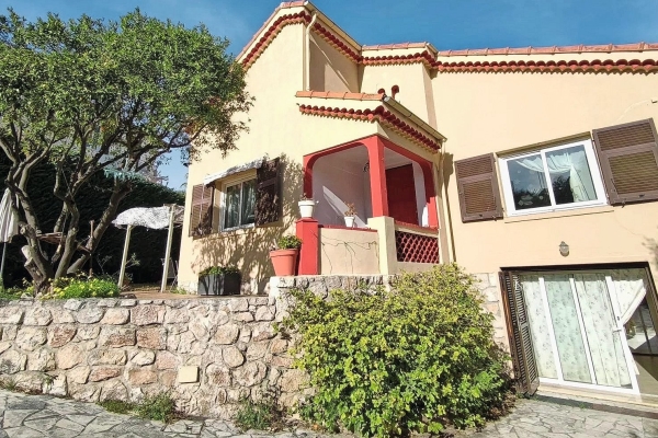 Maison de luxe à vendre à Roquebrune-Cap-Martin, 2 120 000 €, Photo 1