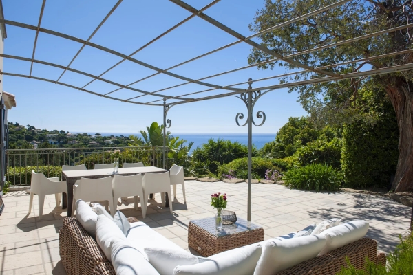 Maison de luxe à vendre à Les Issambres, 1 590 000 €, Photo 1