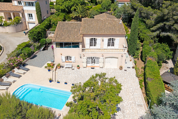 Maison de luxe à vendre à Saint-Aygulf, 980 000 €, Photo 2