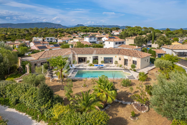 Luxury House for sale in Roquebrune-sur-Argens, 975 000 €, Photo 2