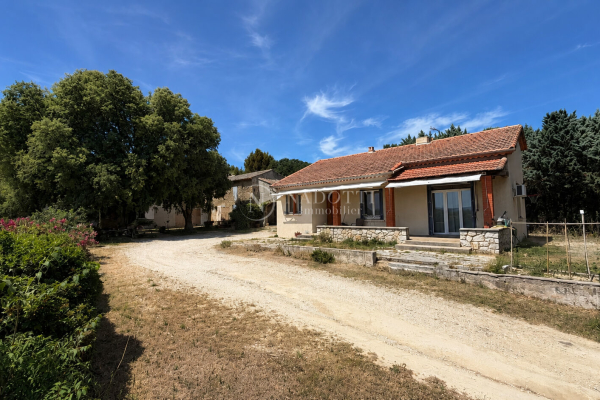 Maison de luxe à vendre à Robion, 820 000 €, Photo 2