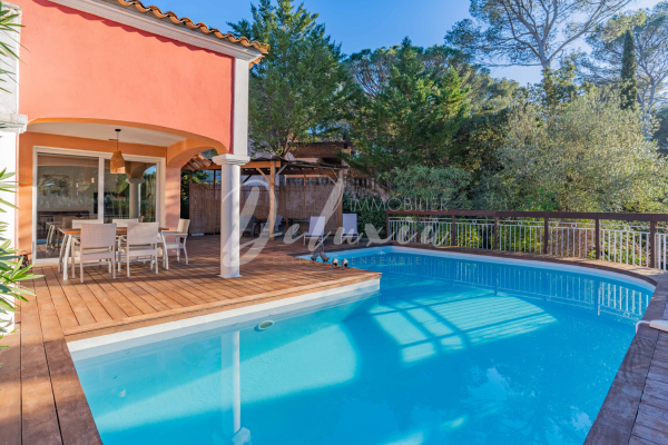 Maison de luxe à vendre à Saint-Raphaël, 995 000 €, Photo 3
