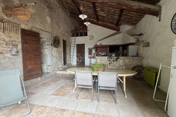 Maison de luxe à vendre à Robion, 820 000 €, Photo 3