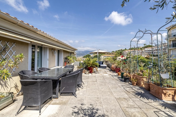Luxury Apartment for sale in Nice, 750 000 €, Photo 3