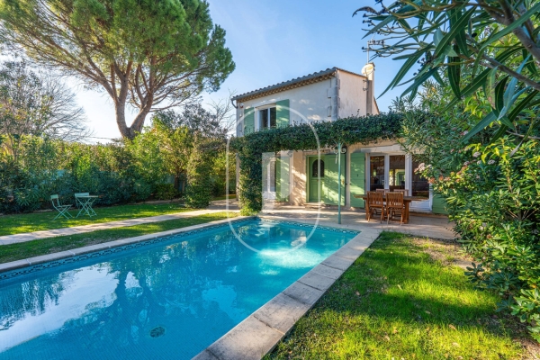 Maison de luxe à vendre à Saint-Rémy-de-Provence, 1 099 000 €, Photo 1