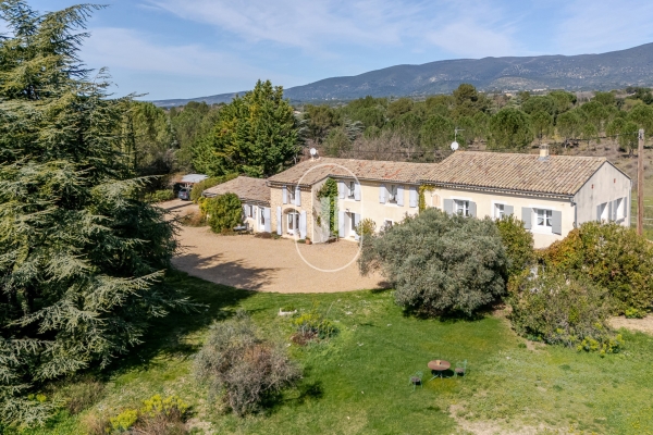 Maison de luxe à vendre à Cucuron, 1 690 000 €, Photo 1