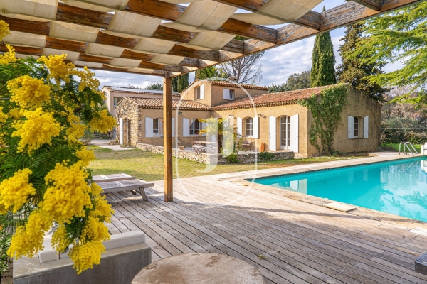 Luxury House for sale in Aix-en-Provence, 1 750 000 €, Photo 1