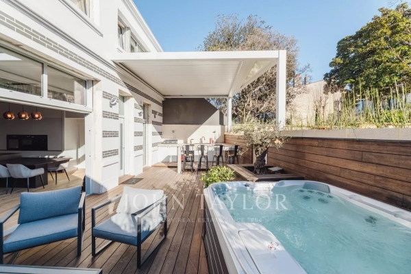 Maison de luxe à louer à Bordeaux, 3 000 €, Photo 1