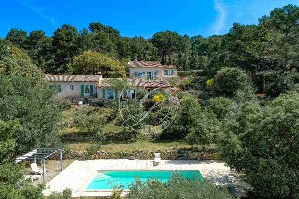 Maison de luxe à vendre à Tourtour, 680 000 €, Photo 1