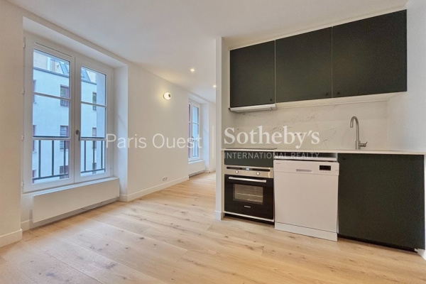 Luxury Apartment for sale in Paris 3Ème, 520 000 €, Photo 2