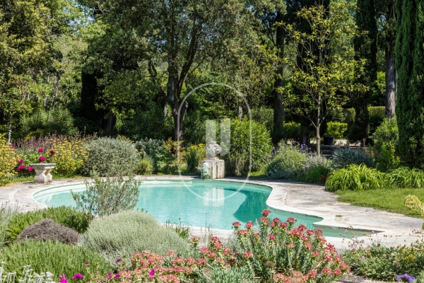 Maison de luxe à vendre à Saint-Rémy-de-Provence, 1 950 000 €, Photo 2