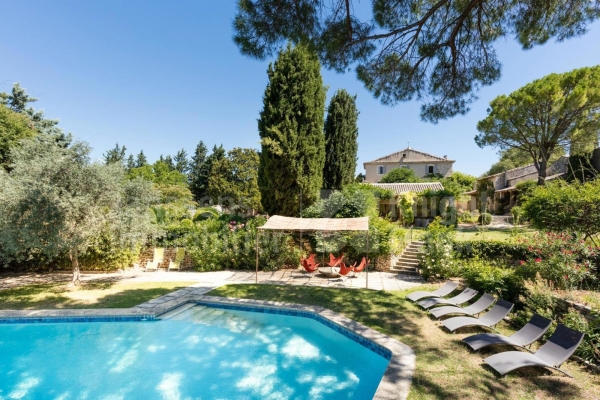 Maison de luxe à vendre à Gordes, 1 750 000 €, Photo 2