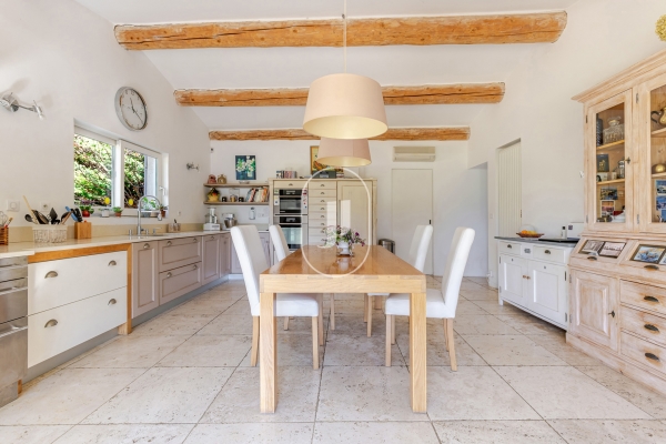 Luxury House for sale in Cucuron, 1 690 000 €, Photo 2