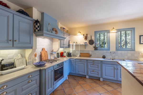 Luxury House for sale in Cabrières-d'Avignon, 795 000 €, Photo 2