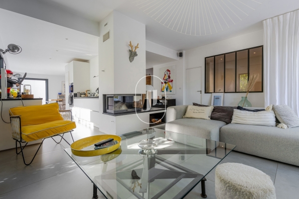 Maison de luxe à vendre à Aix-en-Provence, 1 290 000 €, Photo 2