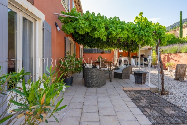 Maison de luxe à vendre à Maubec, 725 000 €, Photo 3