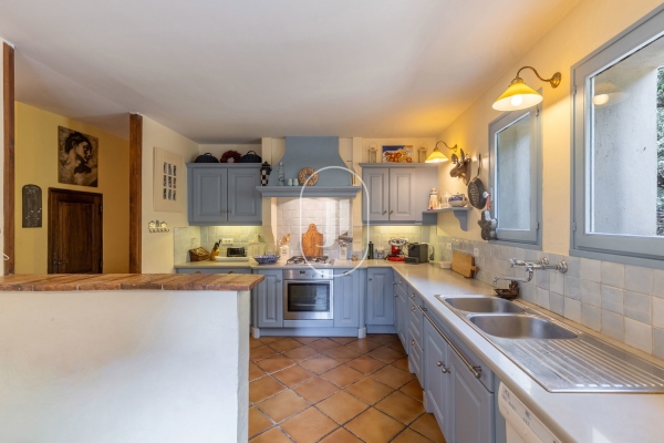 Luxury House for sale in Cabrières-d'Avignon, 795 000 €, Photo 3