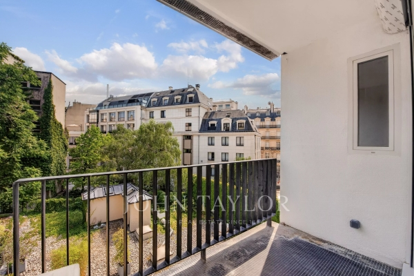 Luxury Apartment for sale in Paris 8ème, 695 000 €, Photo 3