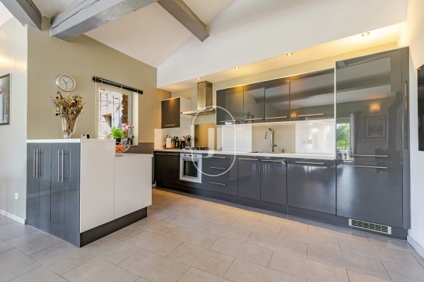 Maison de luxe à vendre à Gordes, 775 000 €, Photo 4