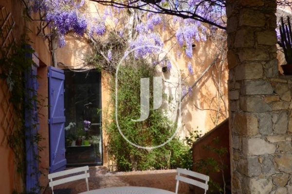 Luxury House for sale in Entrecasteaux, 1 050 000 €, Photo 4