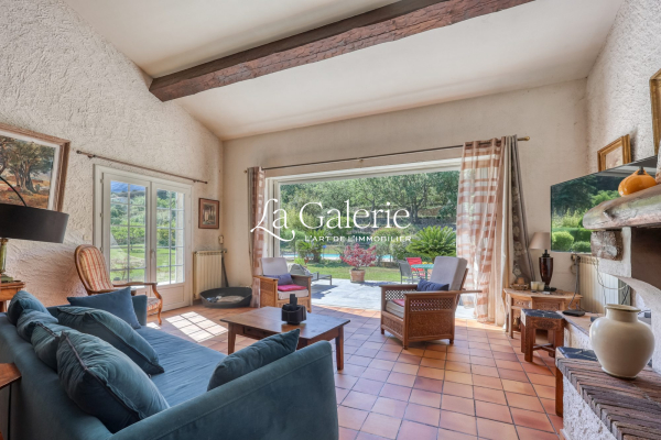 Maison de luxe à vendre à Sanary-sur-Mer, 1 560 000 €, Photo 5