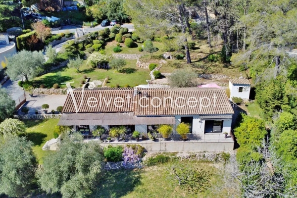 Luxury House for sale in Valbonne, 945 000 €