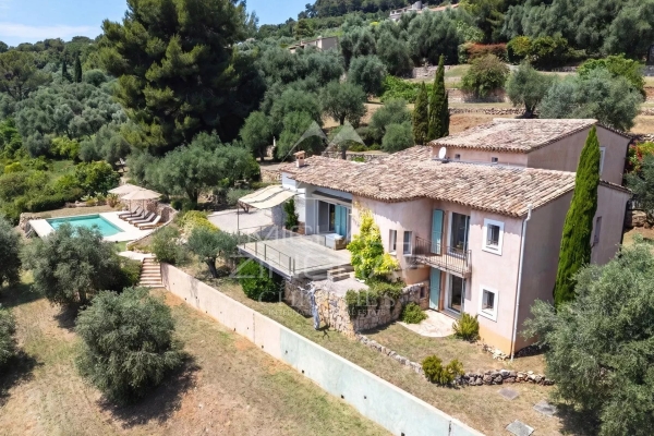 Maison de luxe à vendre à Grasse, 1 590 000 €, Photo 1